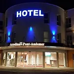 Hotel The Originals City, Acadine,