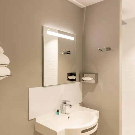 Hotel The Originals City, Acadine, Pont-Audemer